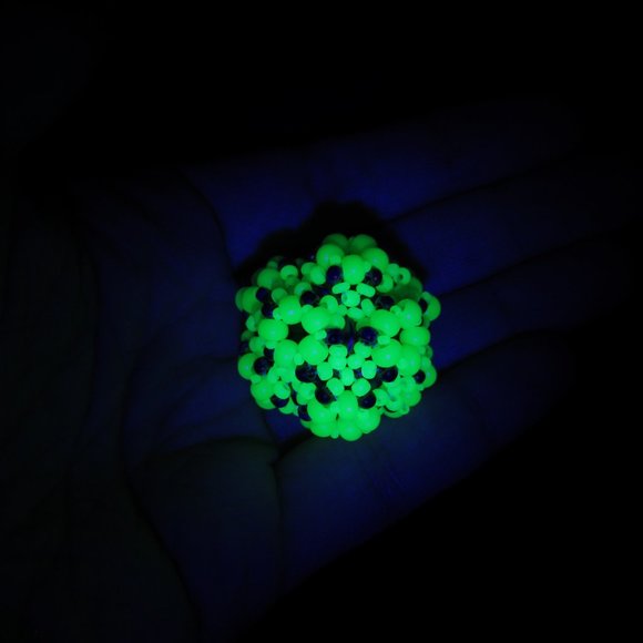 Uranium Glass Pendant - Picture 3 of 12